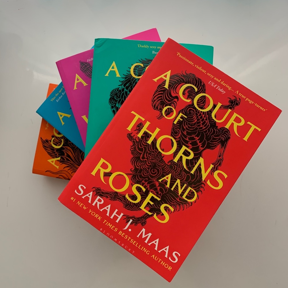 A Court of Thorns and Roses Book Set